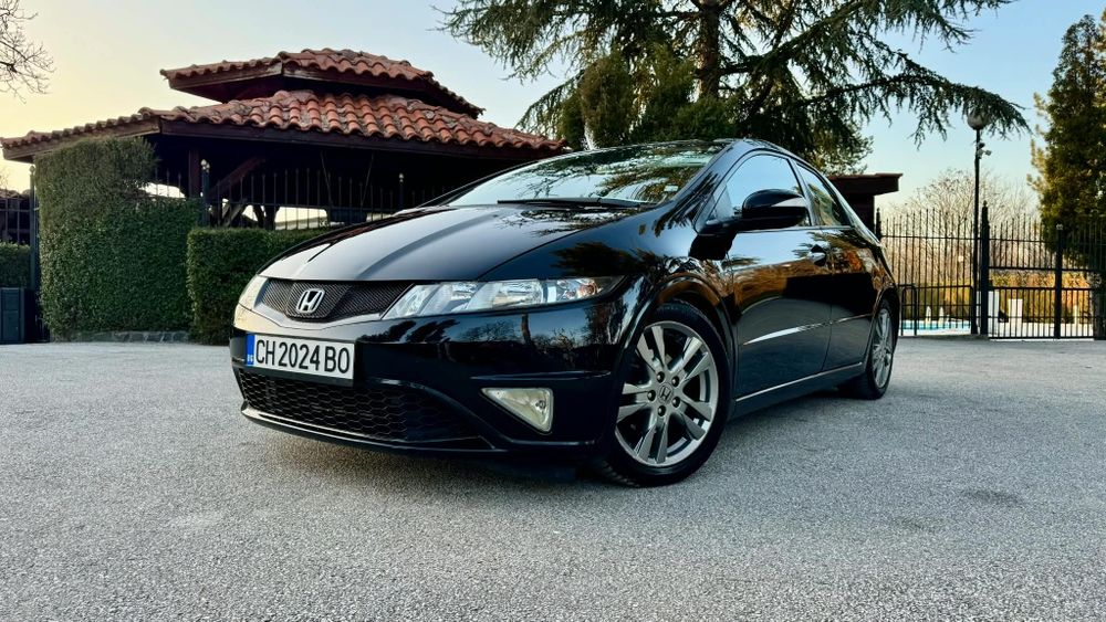Honda Civic 
2.2 Дизел
140 Коня 
2010г