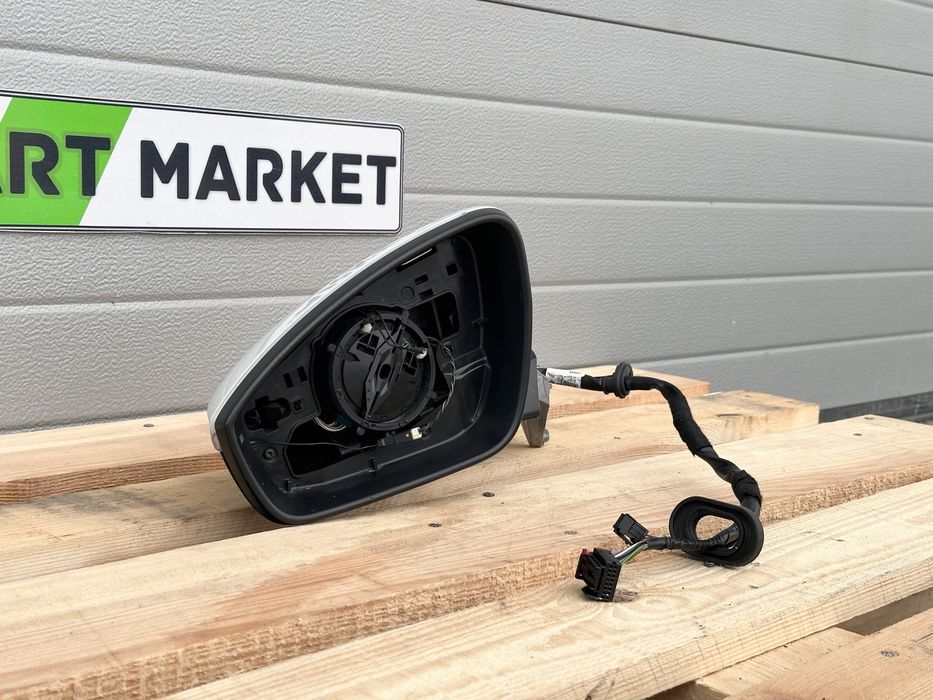 Ляво огледало AUDI Q4 E - TRON 89B857501F