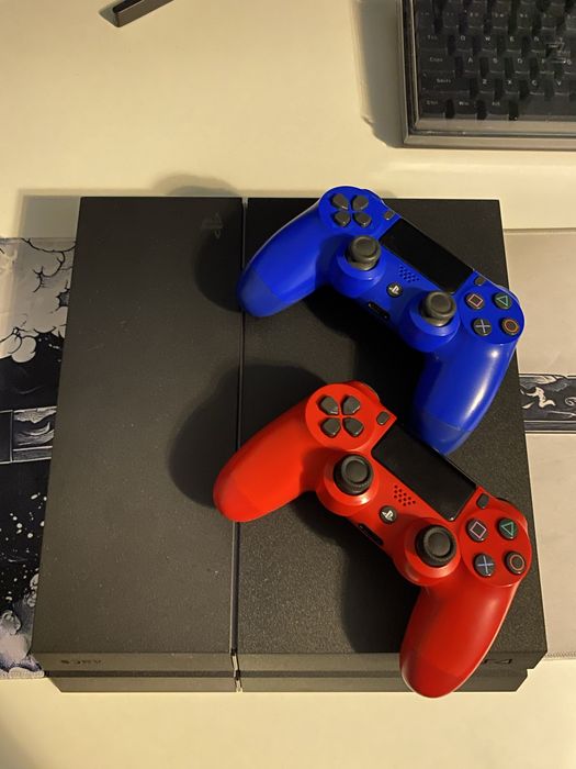 Продам ps4 fat в идеальном состояние