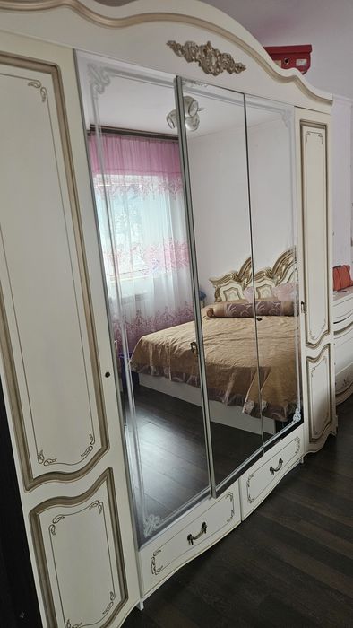 Продам спальный гарнитур