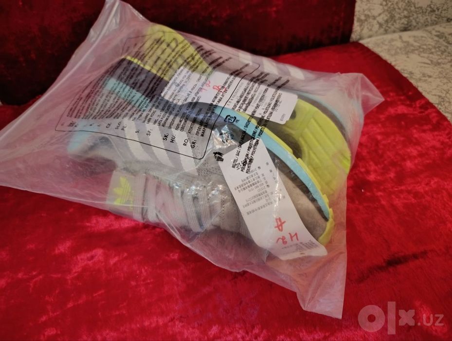 Кроссовки Adidas НОВЫЕ made in Vietnam 42 размер