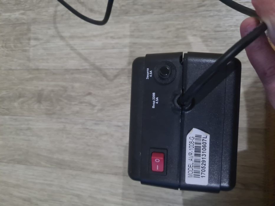 Продам стабилизатор напряжения