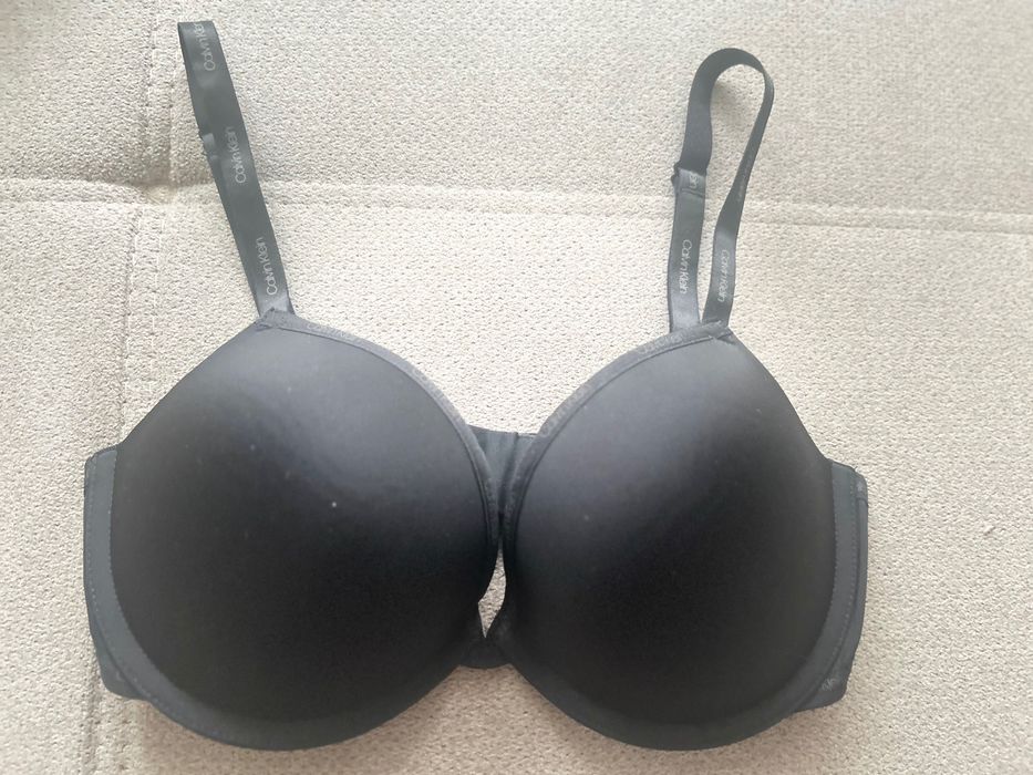 Сутиени Calvin Klein, Juice Couture,