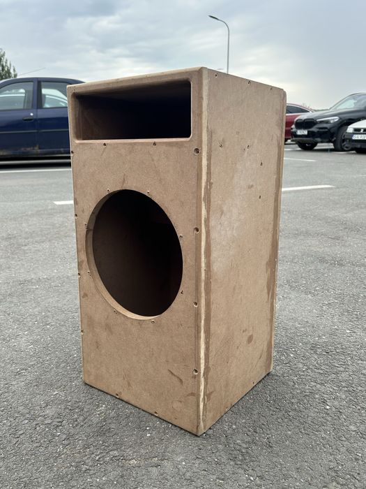 Incinta subwoofer cu amplificator!
