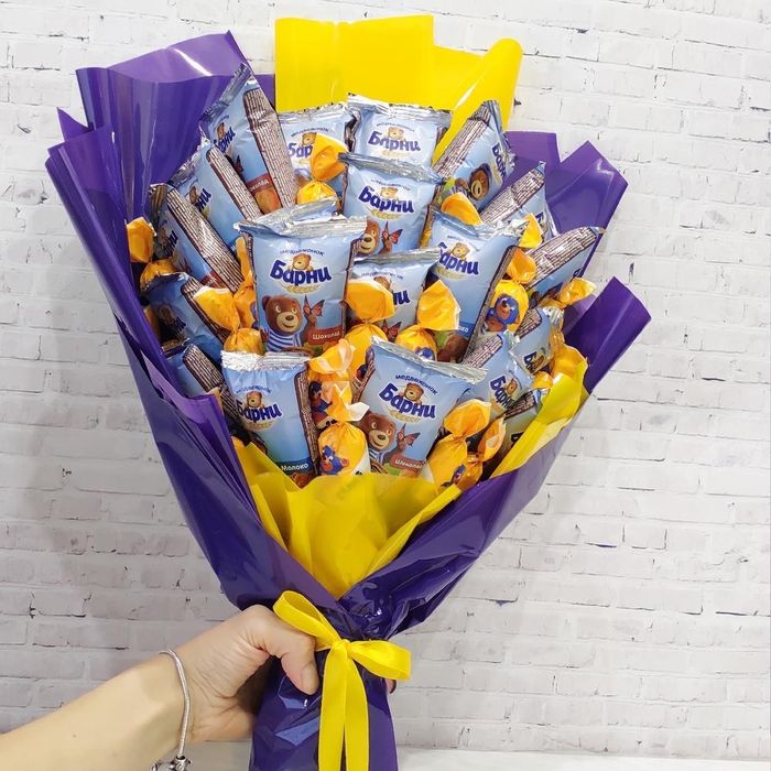 Сладкий букет из конфет