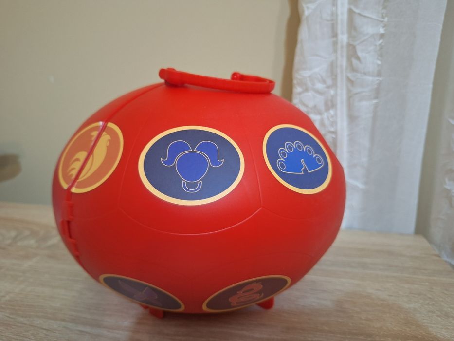 Кутия Miraculous, С  Kwami калинката и черния котарак