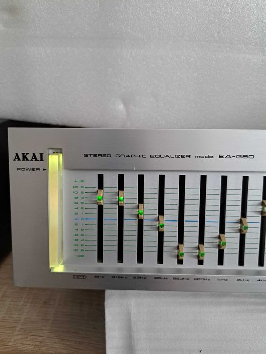 Egalizator AKAI EA G90