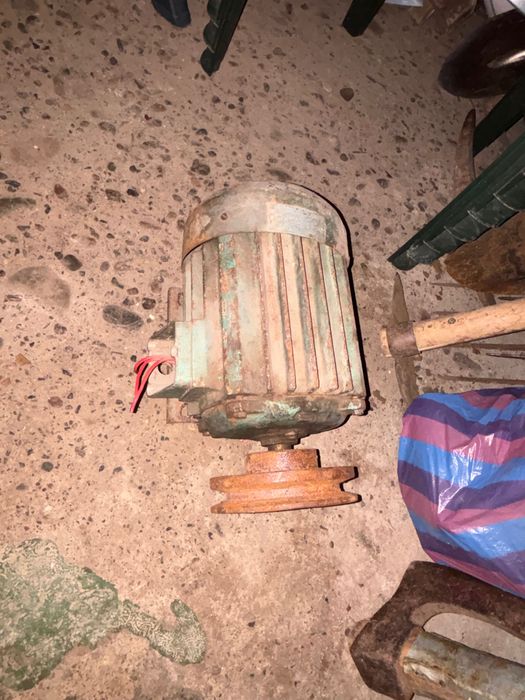 Продава се трифазен електромотор