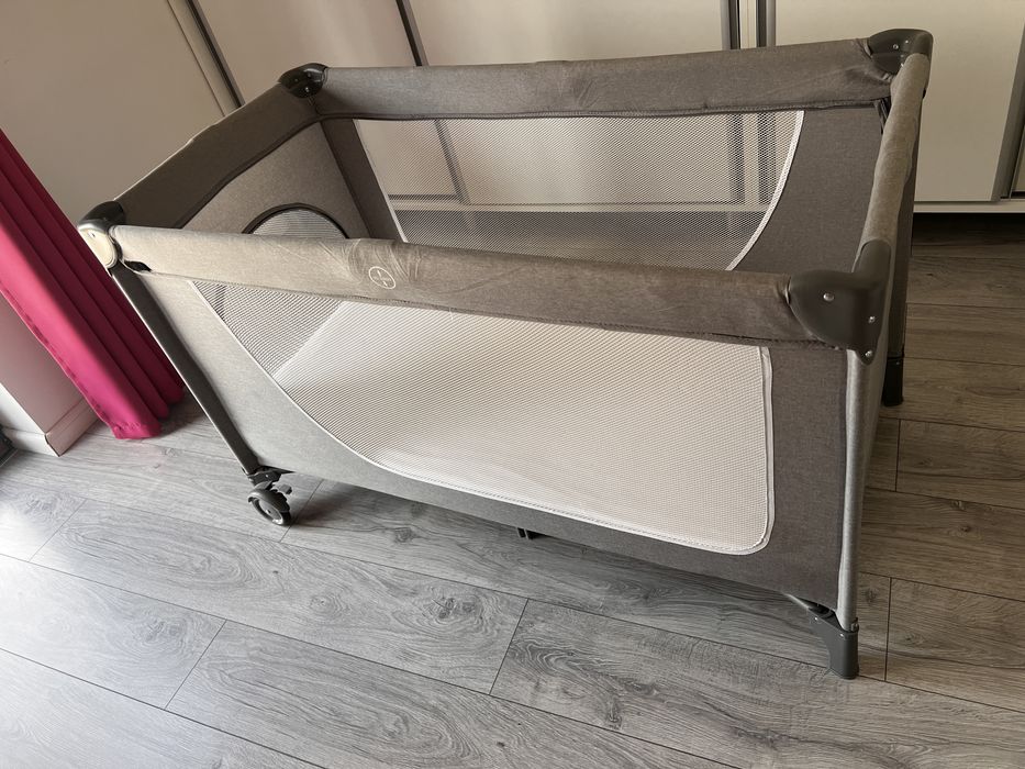 Vând pătuț de copii pliabil, cu saltea inclusă, stare perfectă!