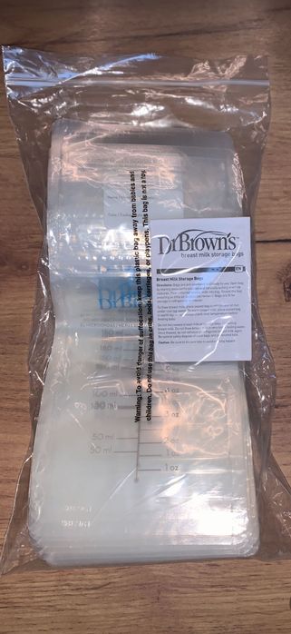 Бебешки дрешки и аксесоари