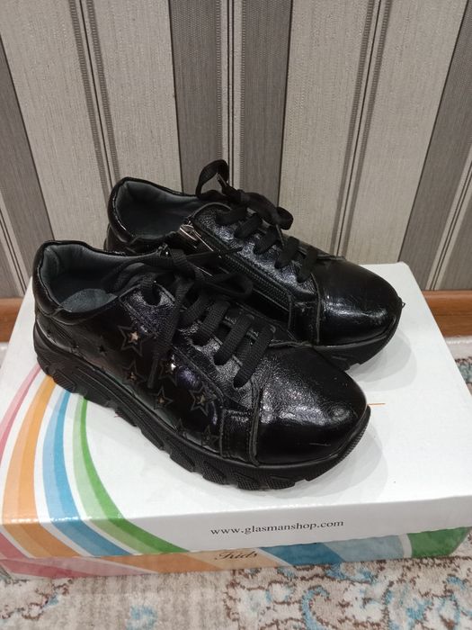 Продам детскую обувь для девочек