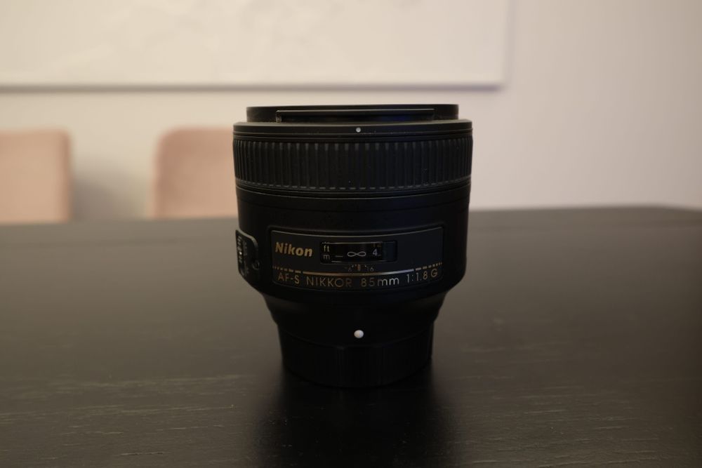 AF-S Nikkor 85mm f/1.8G за Nikon F - състояние перфектно, пълен комп.