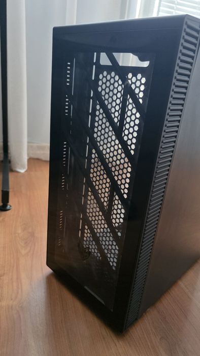 Геймърска кутия за компютър