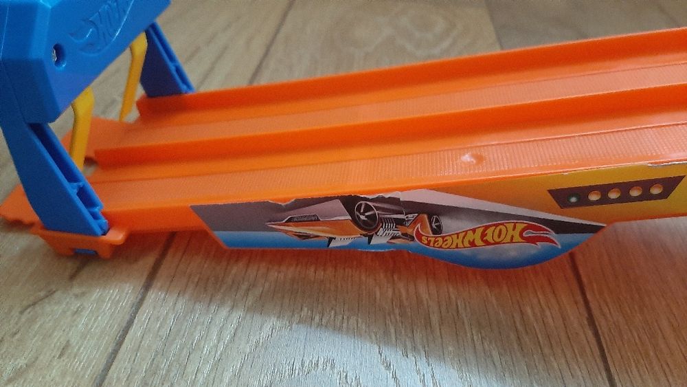 Рампа + 2 писти Hot weels - Хот уилс