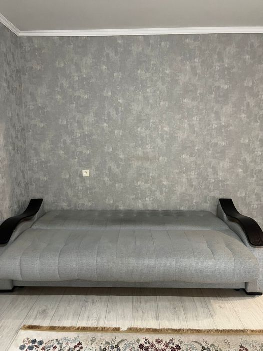 диван б/у в очень хорошем настроении