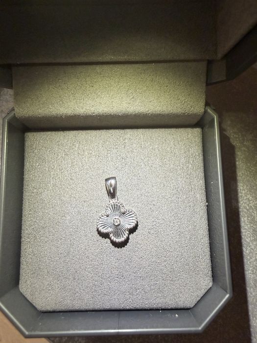 Кулон под Van cleef