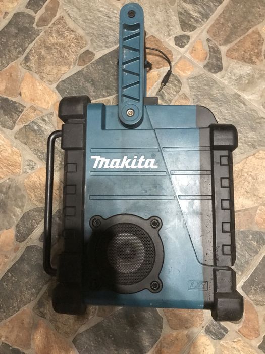 Makia radio profesional