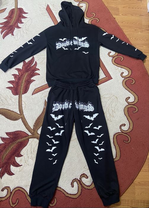 Compleu doua piese ca nou