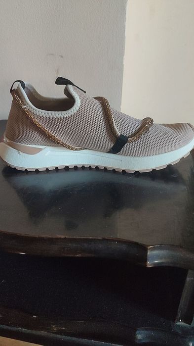 кроссовки женские