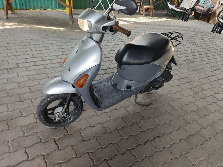 Suzuki let's 4 2013