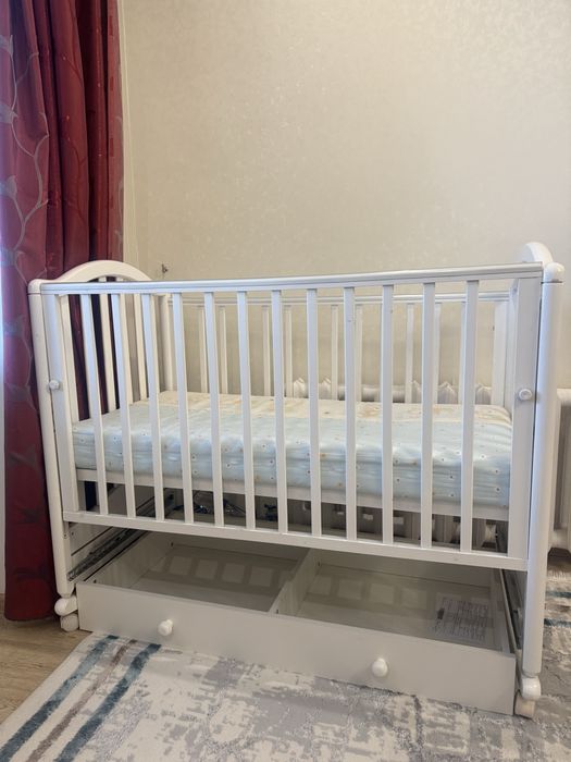 Манеж. Детская кроватка