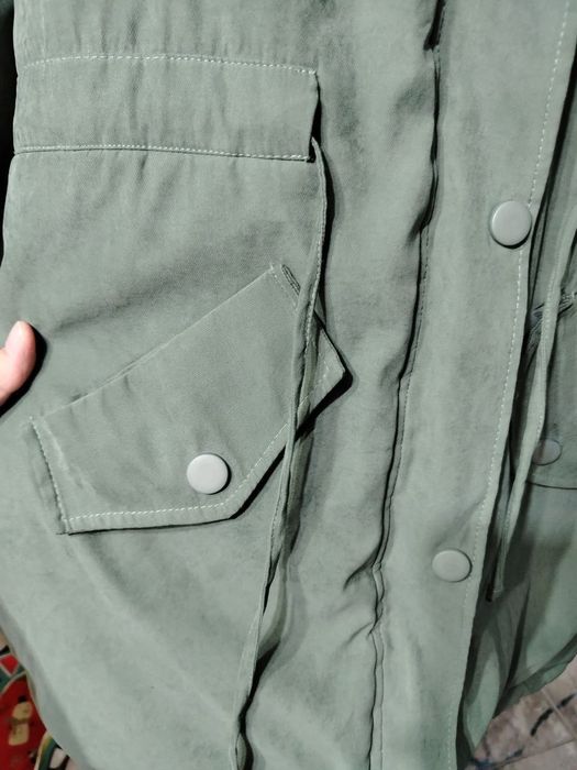 Продам женскую куртку