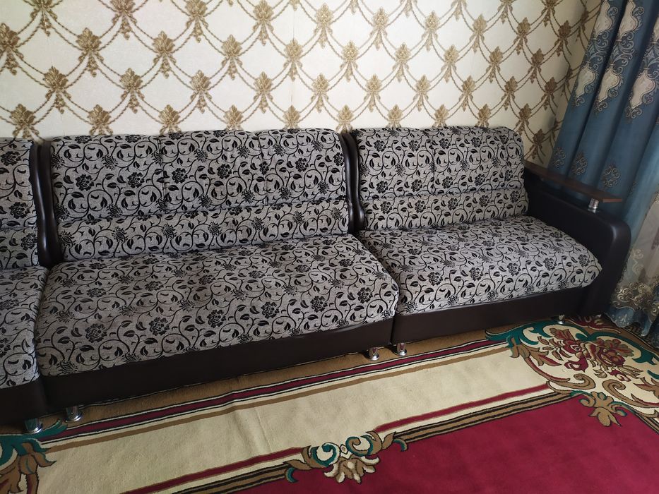 Продаётся угловой диван.