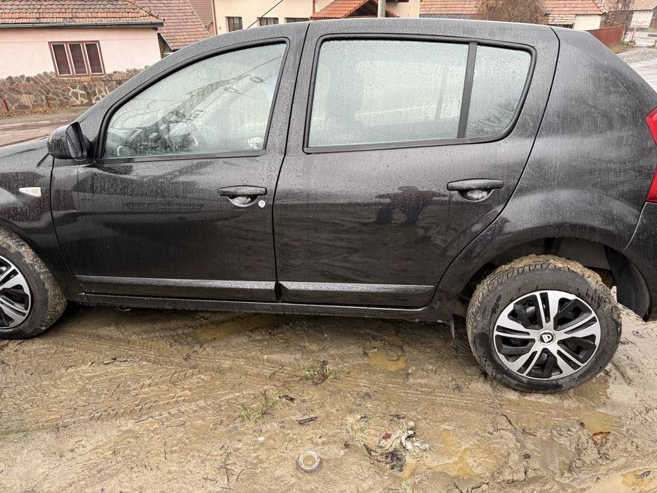 Dacia sandero 2011
