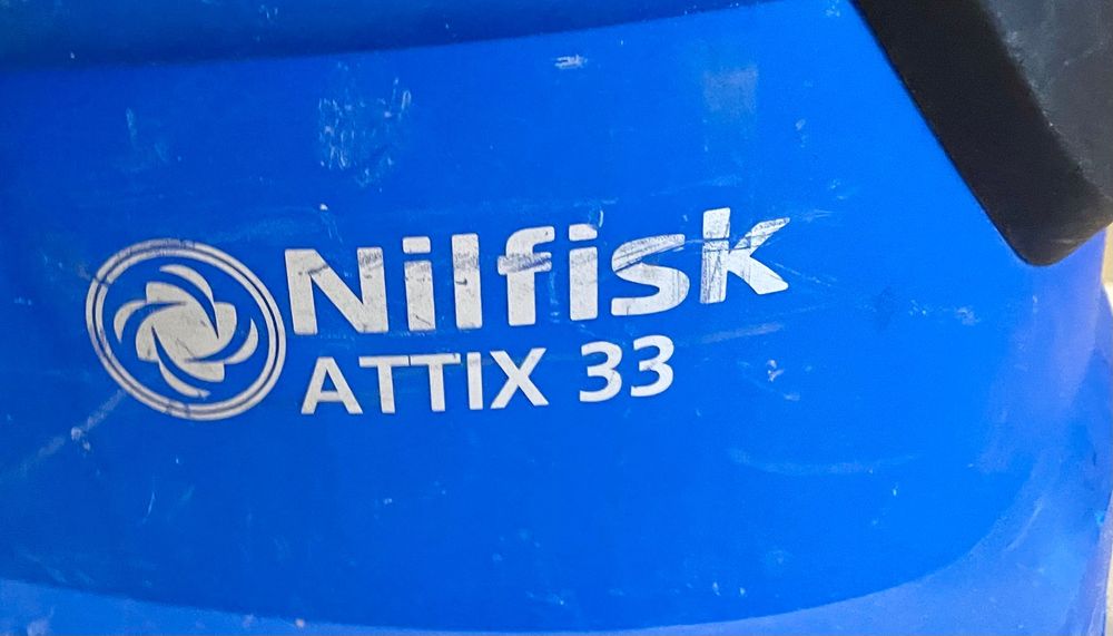 Nilfisk Attix 33 aspirator cu autocuratare