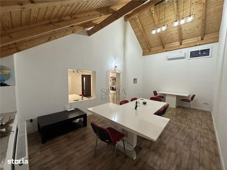 Casa ultracentrala curte comuna