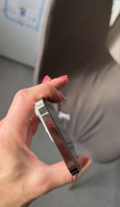 Продавам Iphone 13 pro