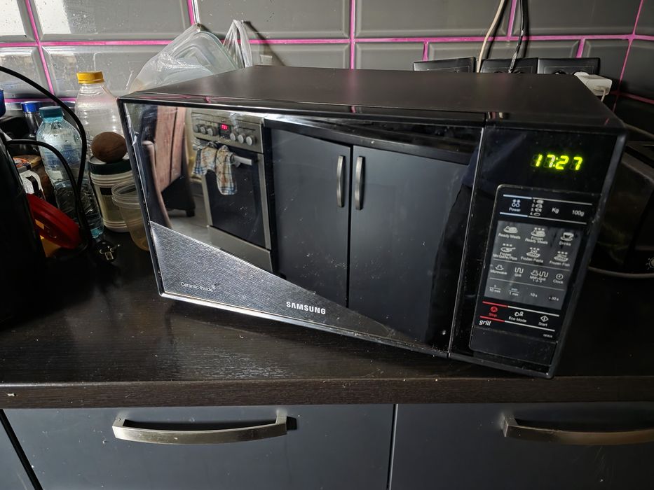 Cuptor microunde samsung ge83 x