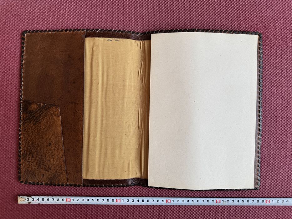 Стари ретро винтидж луксозни кожени папки А3 и А4 за грамоти и отличия