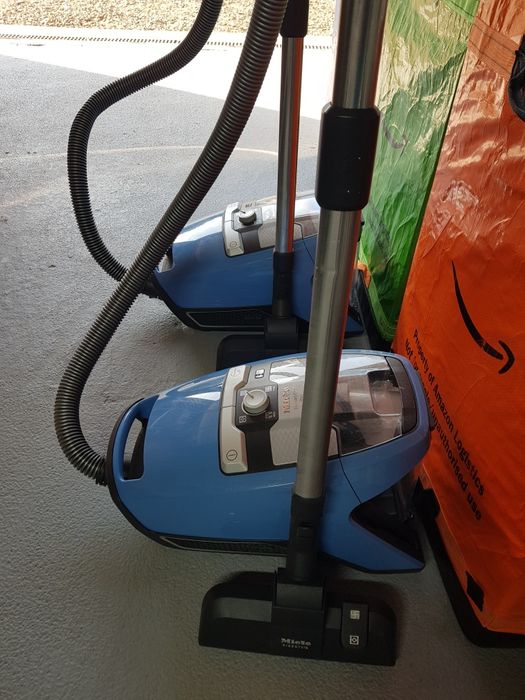 Miele doua aspiratoare fara sac Blizzard CX1 Blue, PowerLine