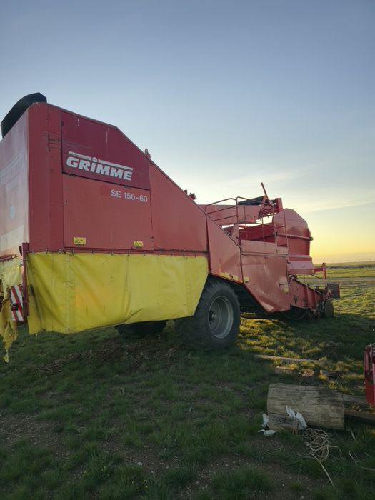 Картофелеуборочный комбайн