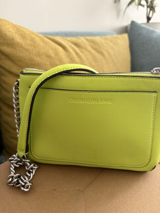 Нова кожена чанта Calvin Klein Jeans