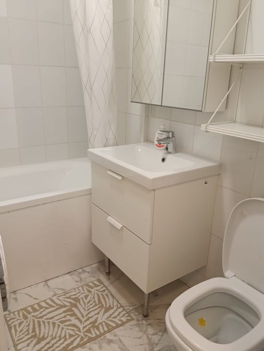 Inchiriez apartament cu 2 camere