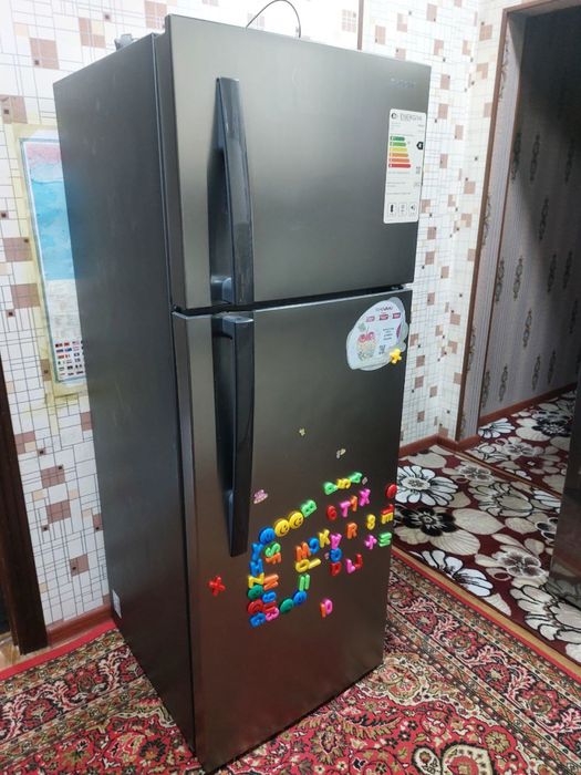 Холадилник сотилади