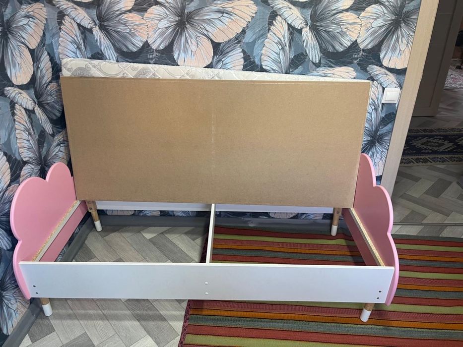 Продам кровать для девочки до 8 лет