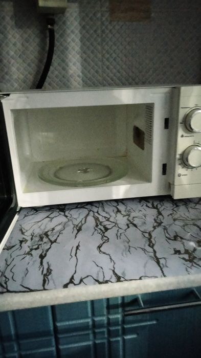Продам микроволновку на запчасти