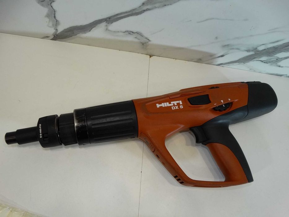 Hilti DX 5 - F10 - Уред за директен монтаж на шпилки