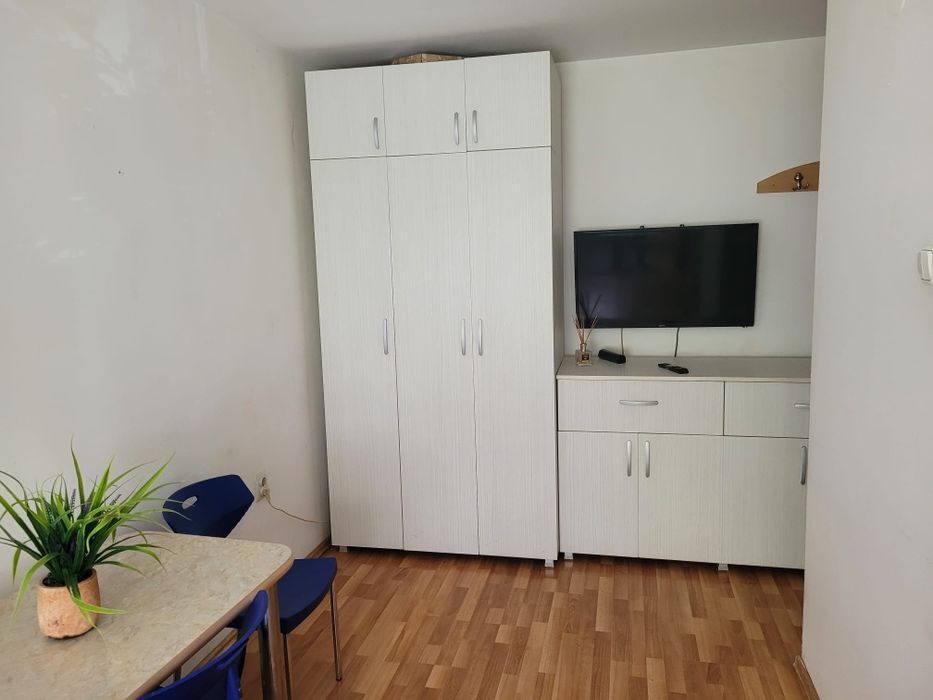 Închiriez garsoniera