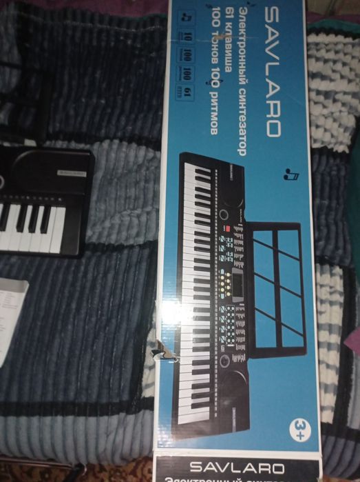 Продам синтезатор 24.000