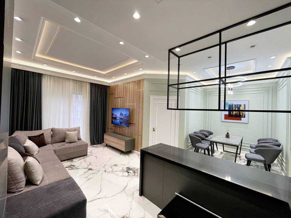 Сдается новая квартира в ЖК Акай Сити! 
Новый ремонт 3х комнатная!