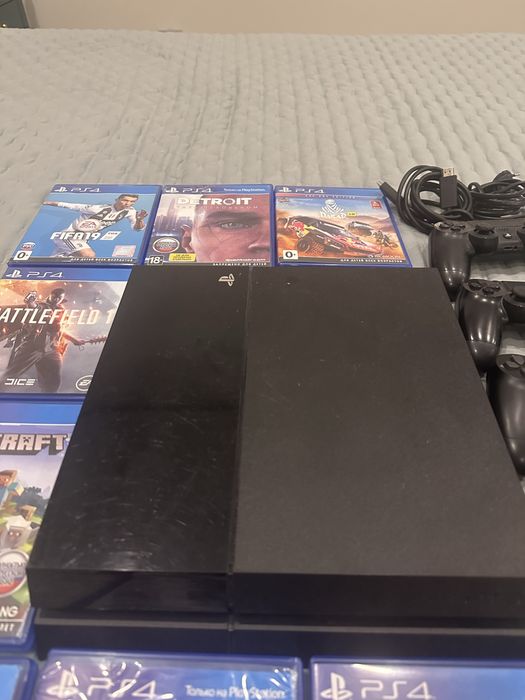 Продам Sony Playstation 4 (модель Fat 512 GB)
