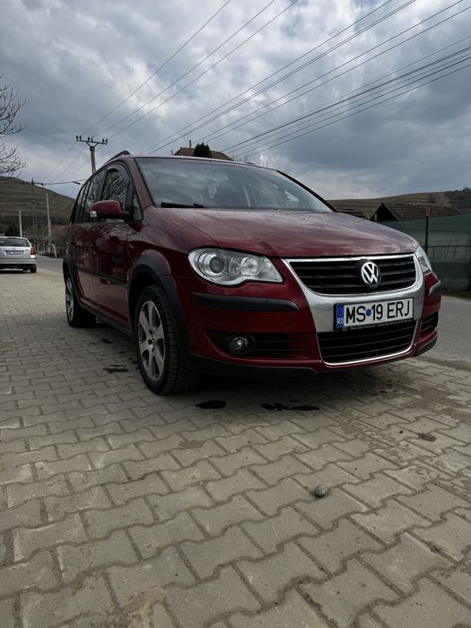 Volkswagen cross touran