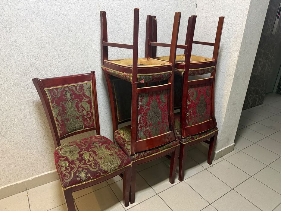 Продам стулья 5 шт натур.дерево