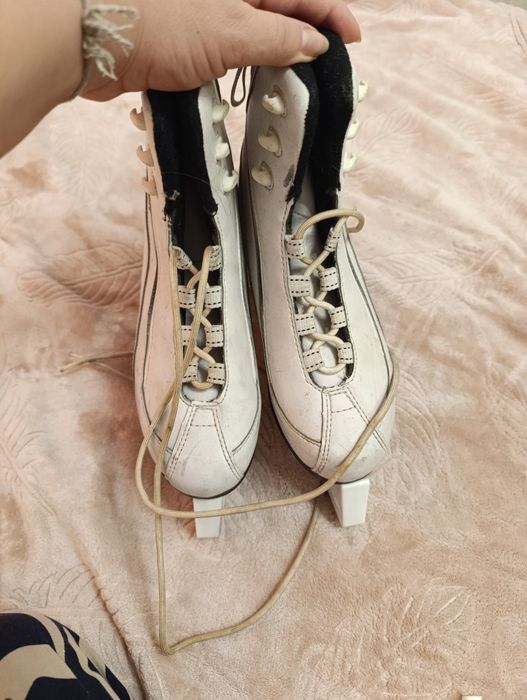 Отдам коньки 38 размера