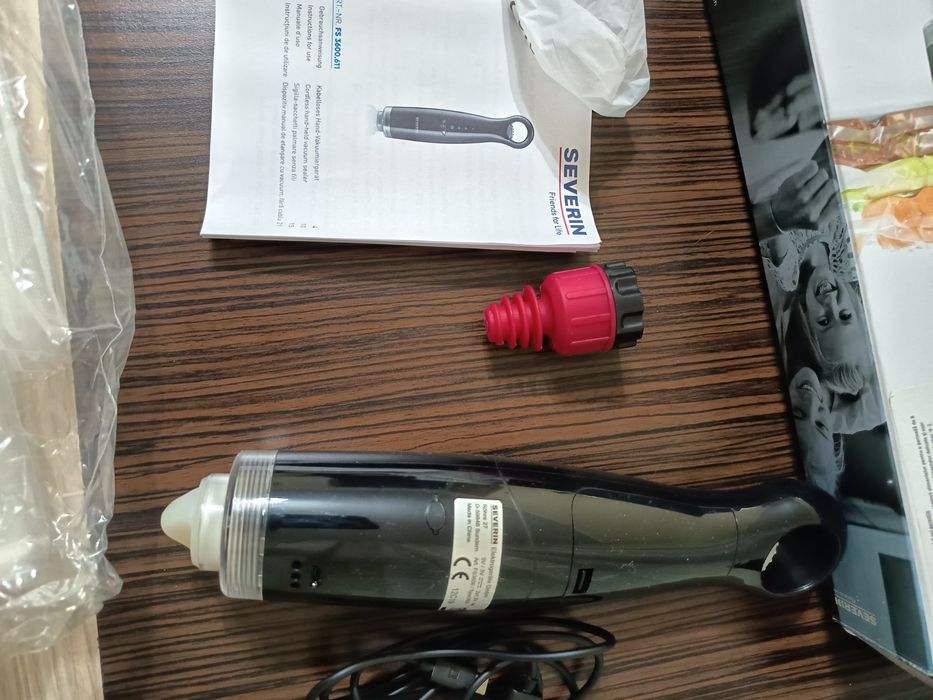 Aparat de vidat alimentare usb, conține pungi și dop