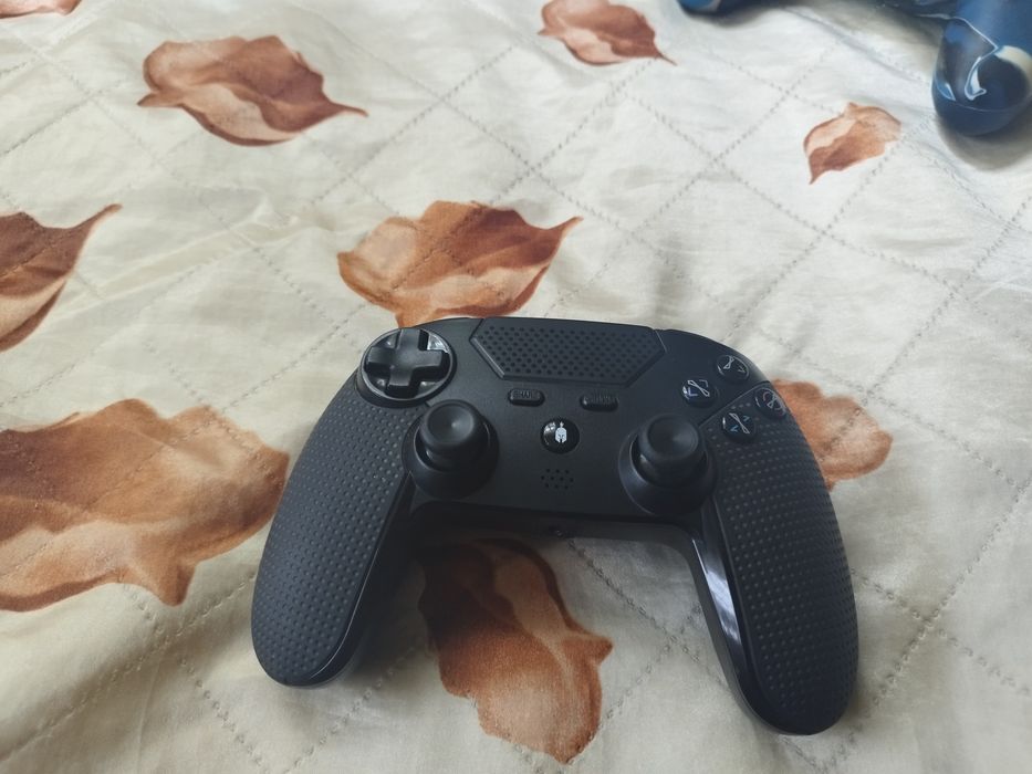 PlayStation 4 slim 1 tb място